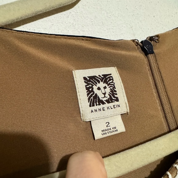 Anne Klein Navy Blue Nude White Lace Sleeveless Pencil Dress Women’s Size 2 - Picture 3 of 4